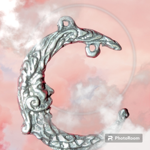 Man In The Moon Pendant - Picture 3 of 4